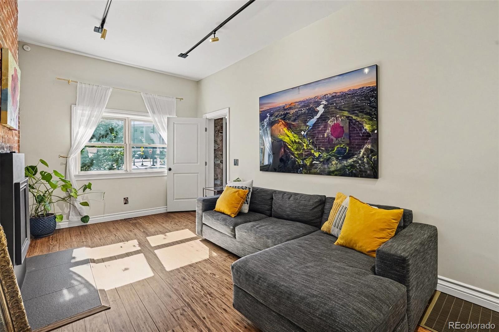 MLS Image #2 for 3127  california street,denver, Colorado