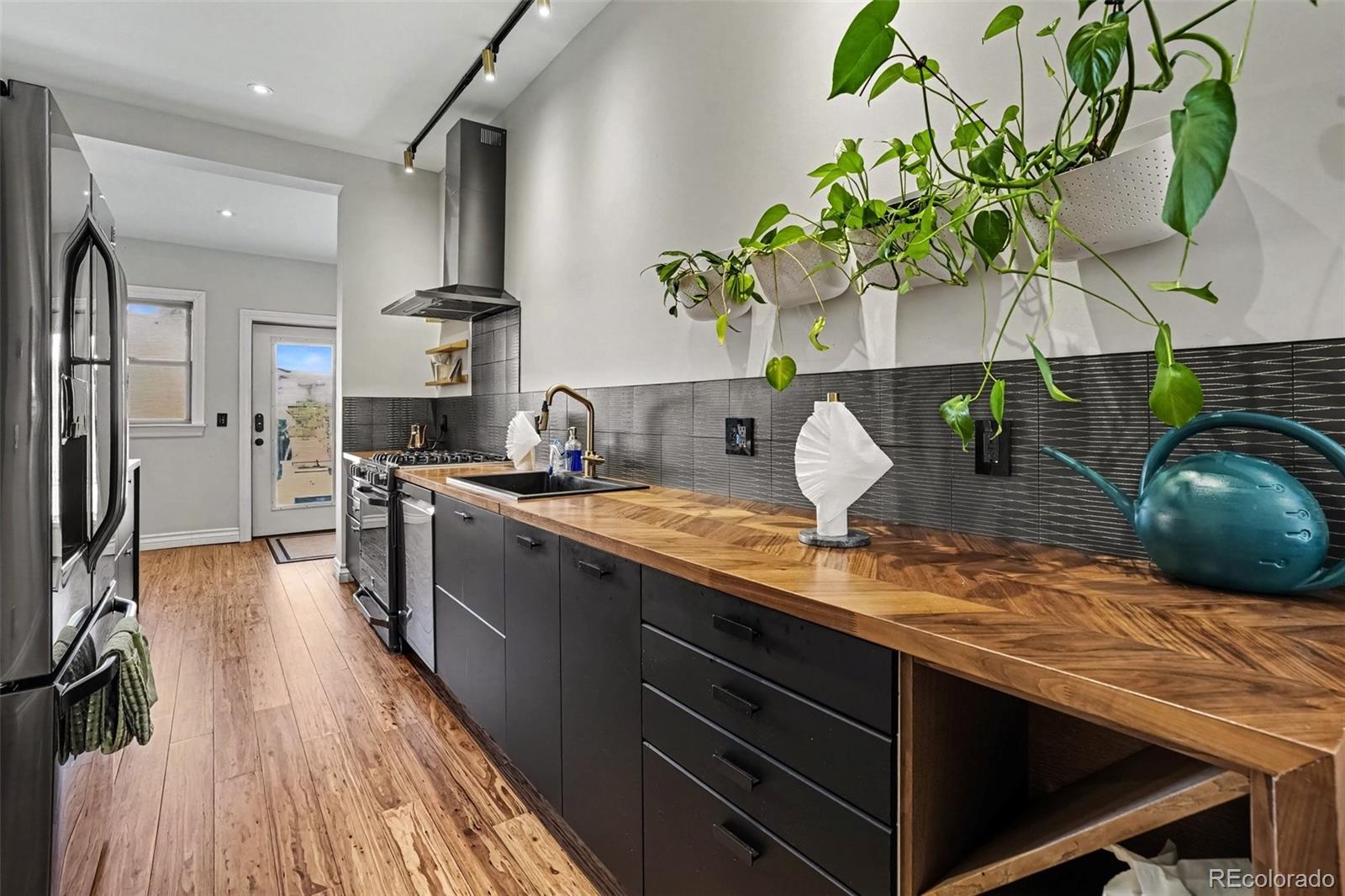 MLS Image #4 for 3127  california street,denver, Colorado