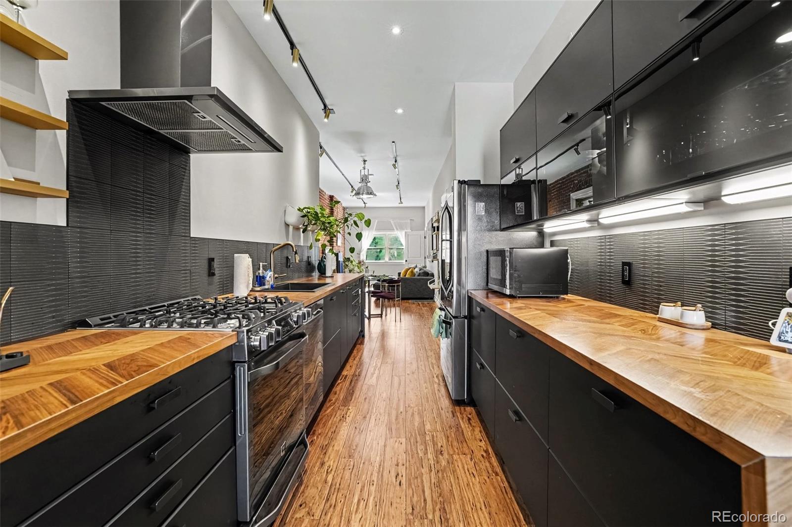 MLS Image #5 for 3127  california street,denver, Colorado