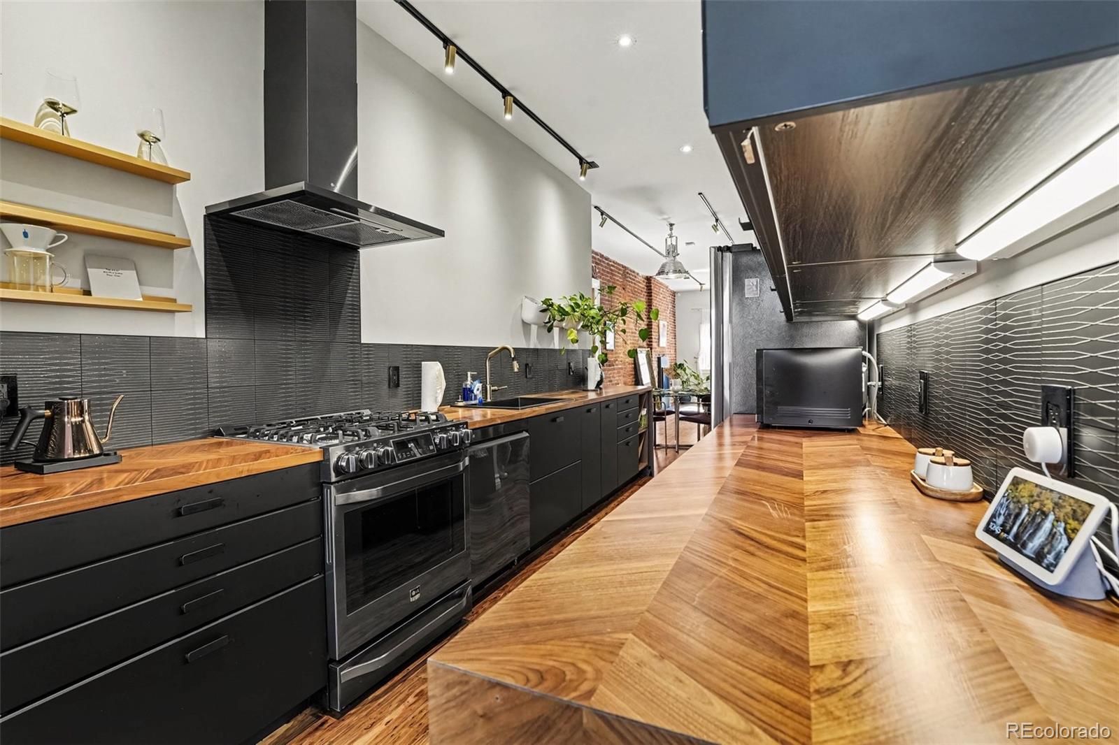 MLS Image #6 for 3127  california street,denver, Colorado