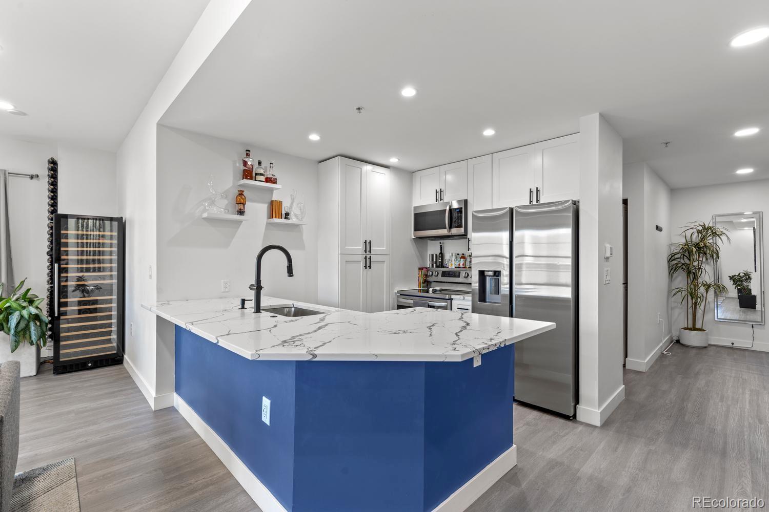 MLS Image #11 for 925 n lincoln street 3f,denver, Colorado