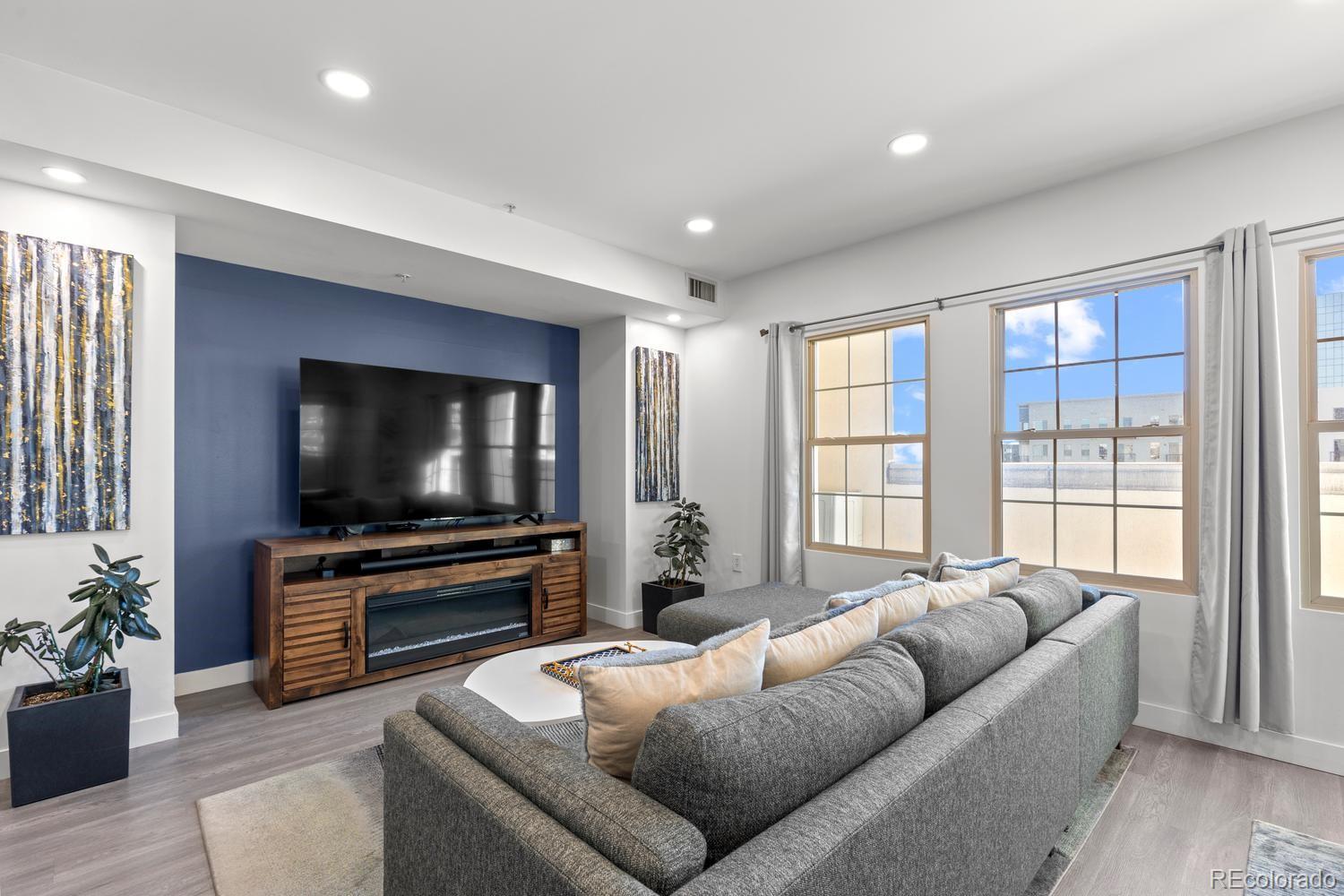 MLS Image #2 for 925 n lincoln street 3f,denver, Colorado