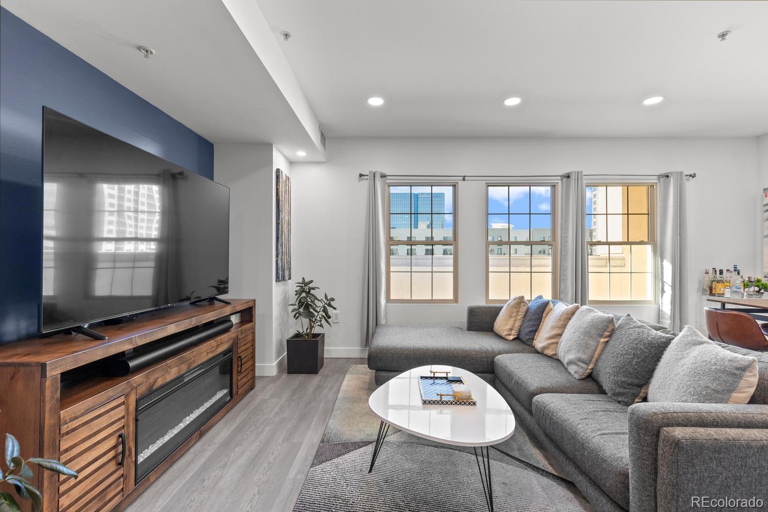 MLS Image #3 for 925 n lincoln street 3f,denver, Colorado
