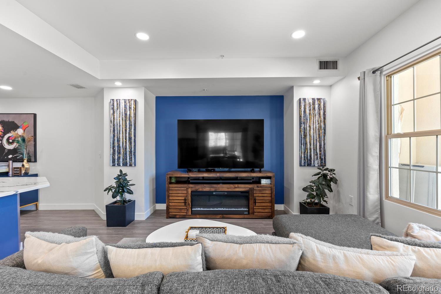 MLS Image #5 for 925 n lincoln street 3f,denver, Colorado