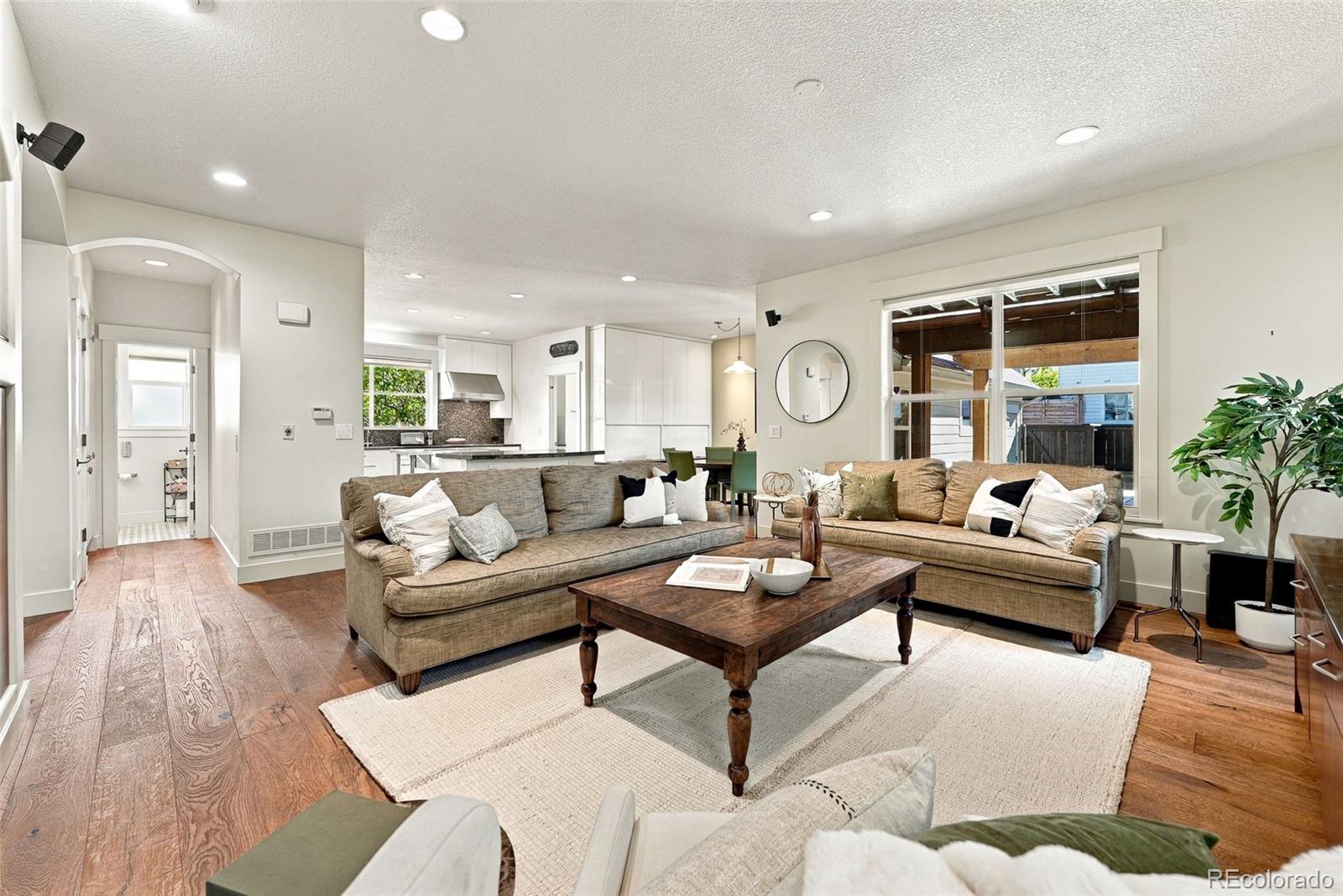 MLS Image #17 for 8226 e 28th drive,denver, Colorado