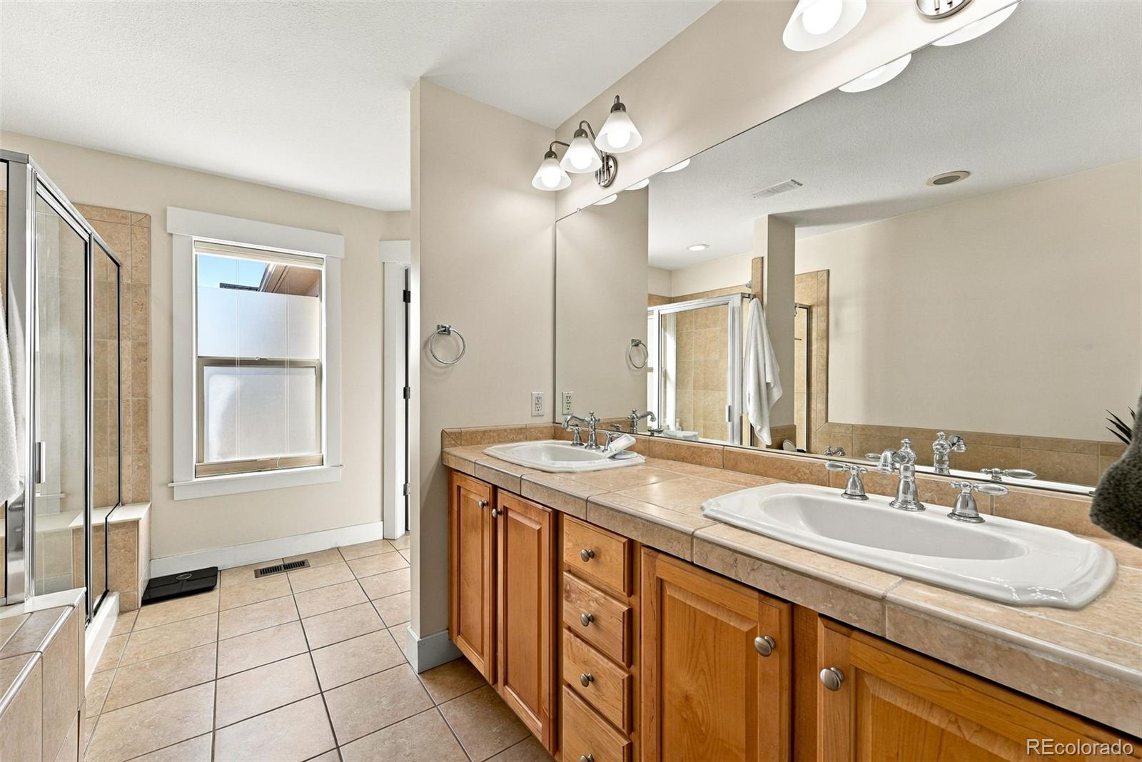 MLS Image #32 for 8226 e 28th drive,denver, Colorado