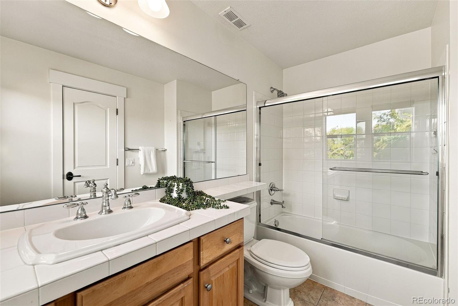 MLS Image #37 for 8226 e 28th drive,denver, Colorado