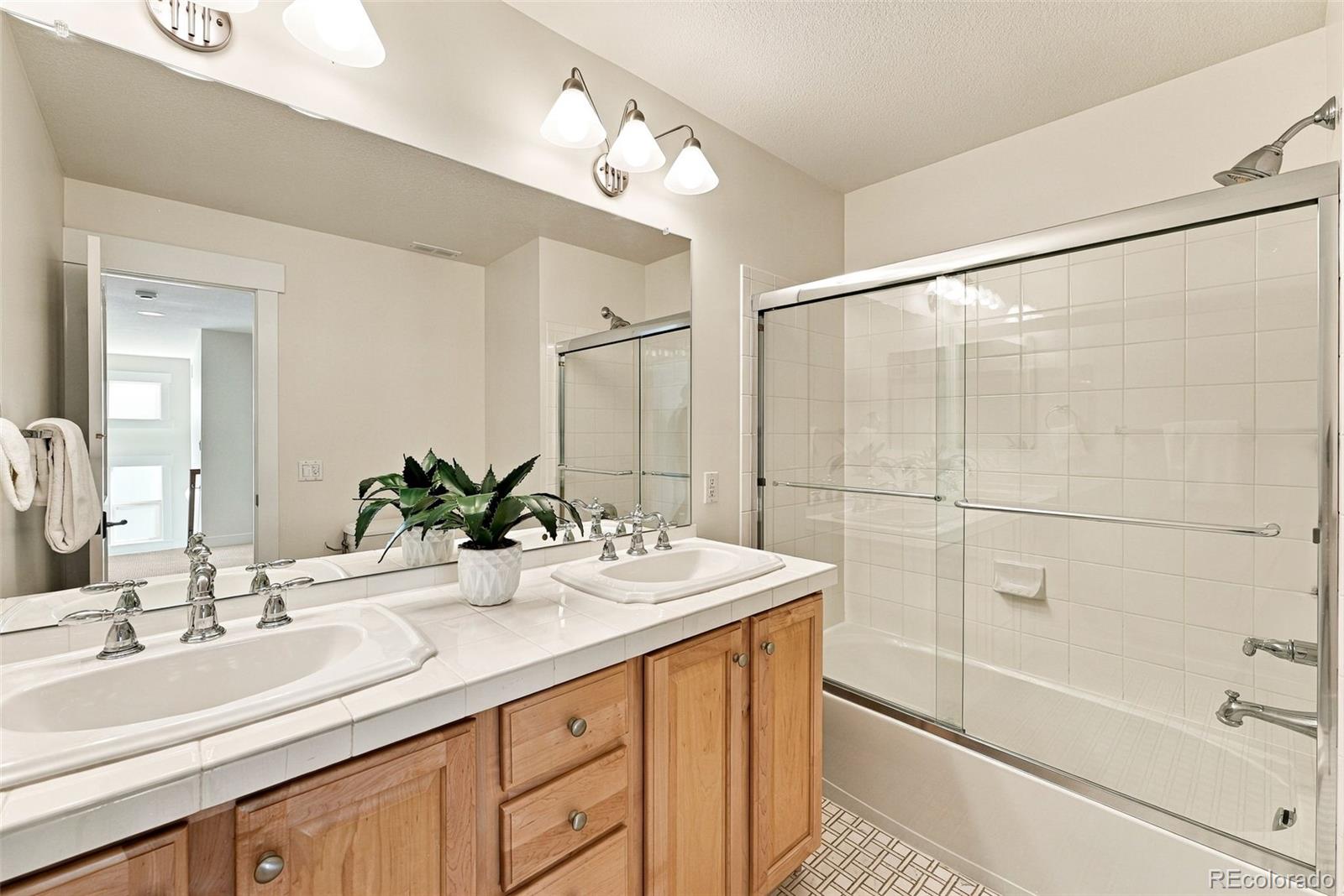 MLS Image #39 for 8226 e 28th drive,denver, Colorado
