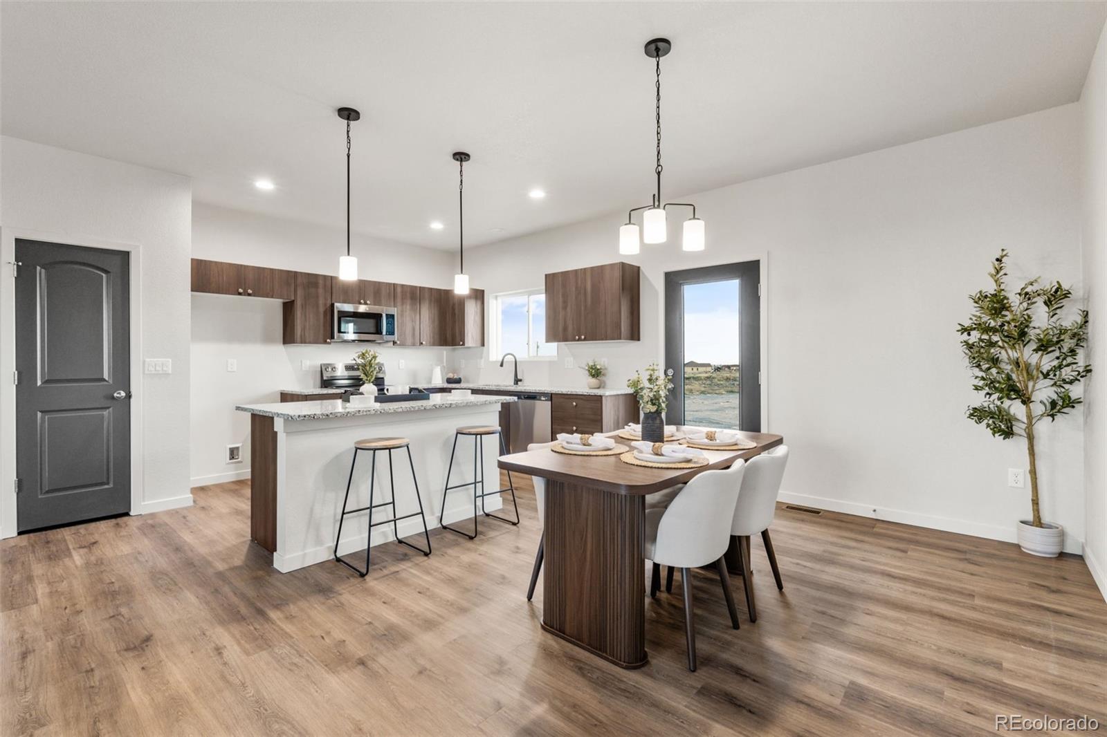 MLS Image #10 for 832 e loma drive,pueblo west, Colorado