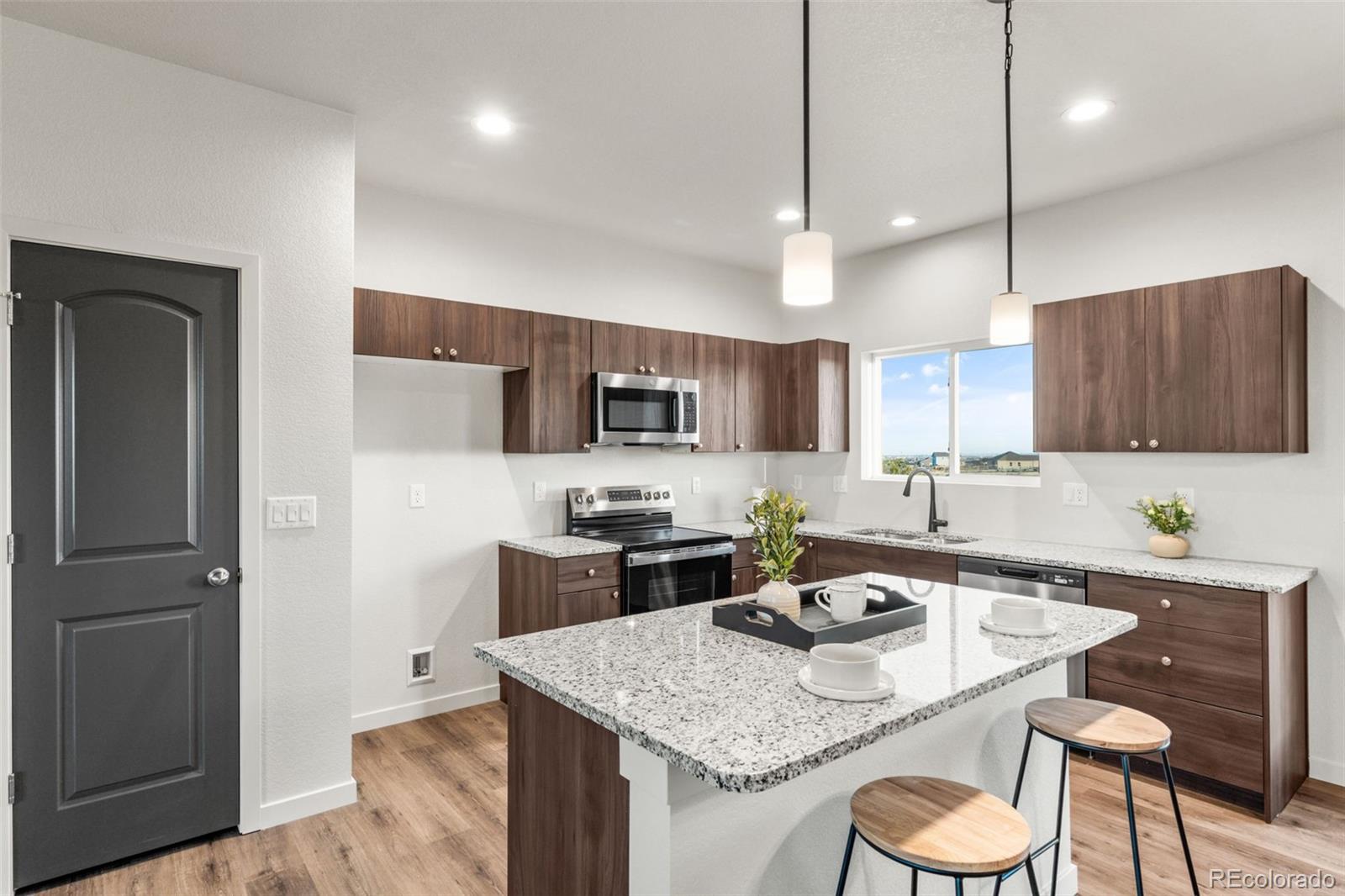 MLS Image #11 for 832 e loma drive,pueblo west, Colorado