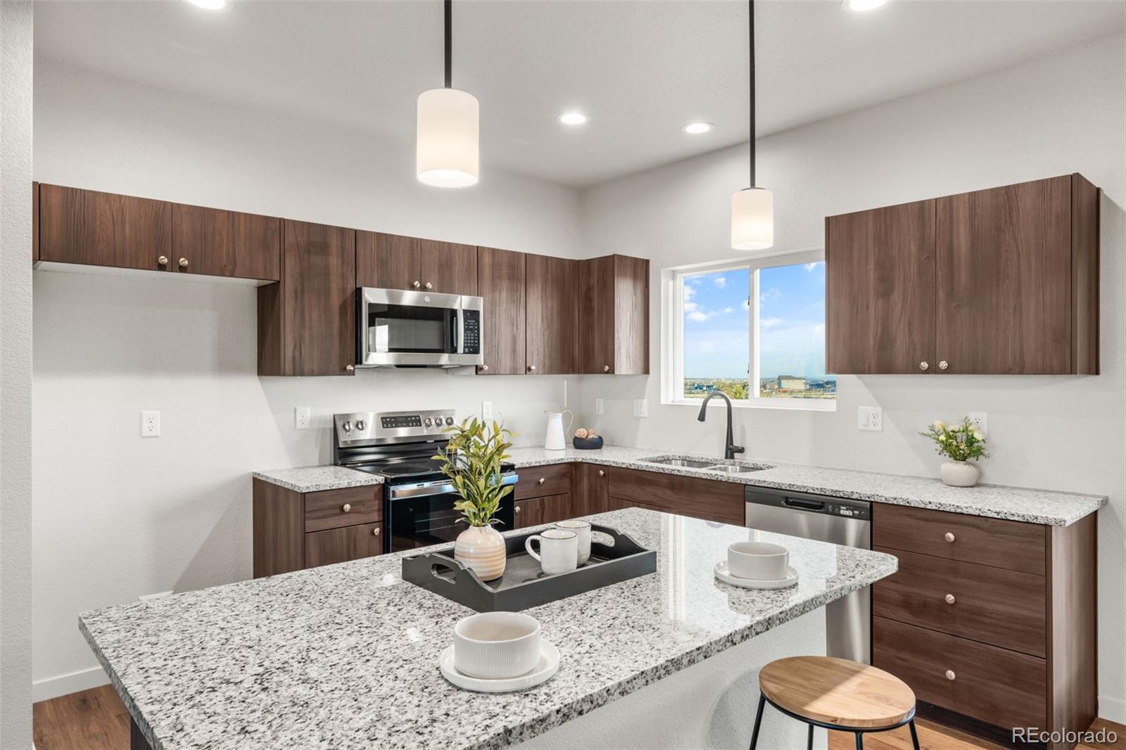 MLS Image #12 for 832 e loma drive,pueblo west, Colorado