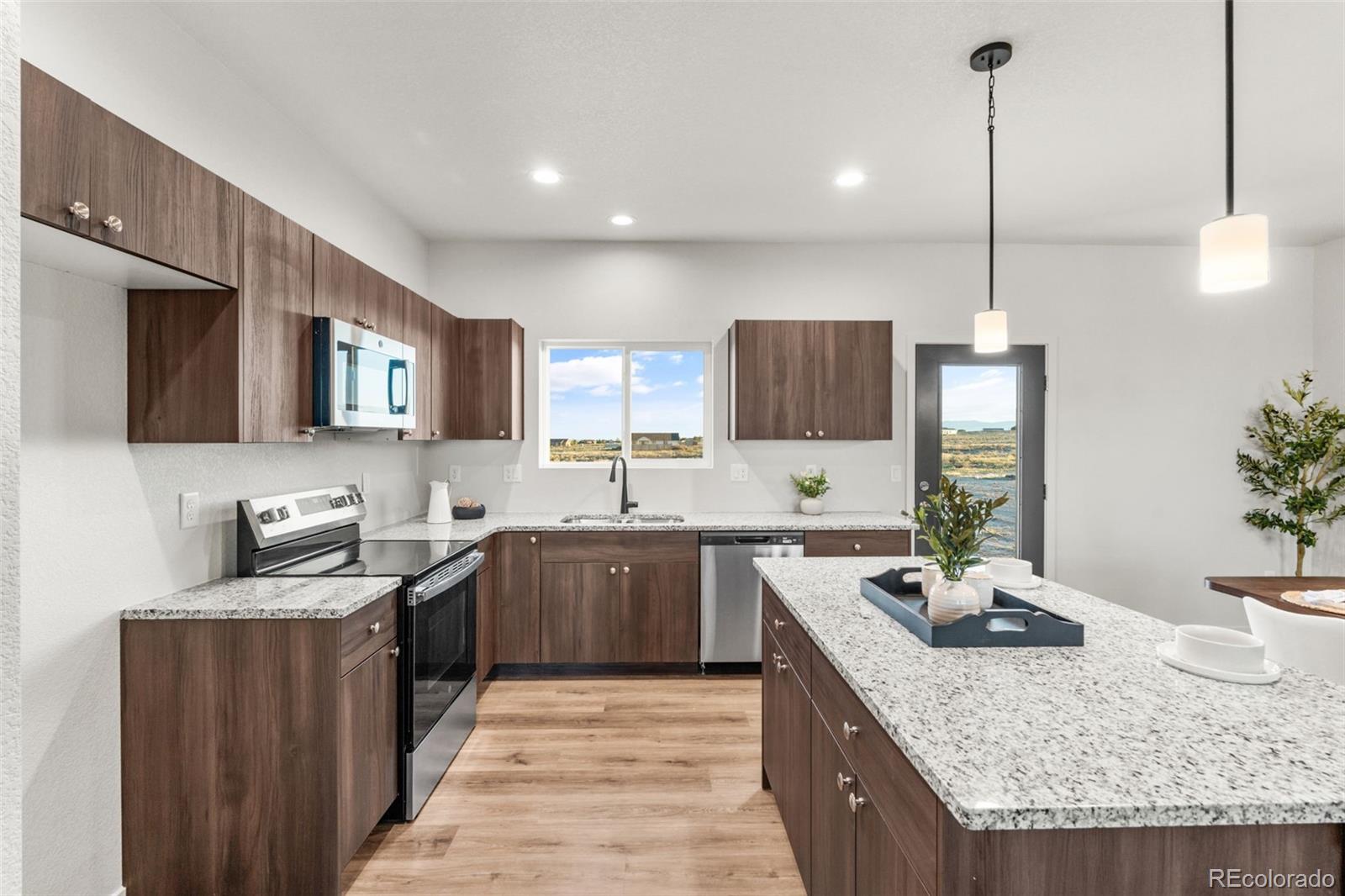 MLS Image #13 for 832 e loma drive,pueblo west, Colorado