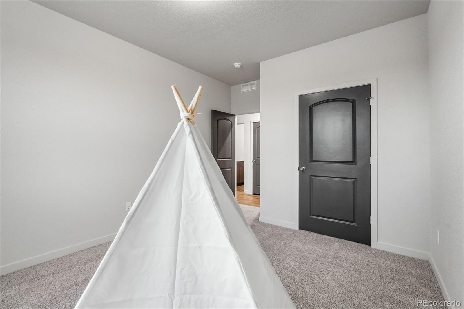 MLS Image #32 for 832 e loma drive,pueblo west, Colorado
