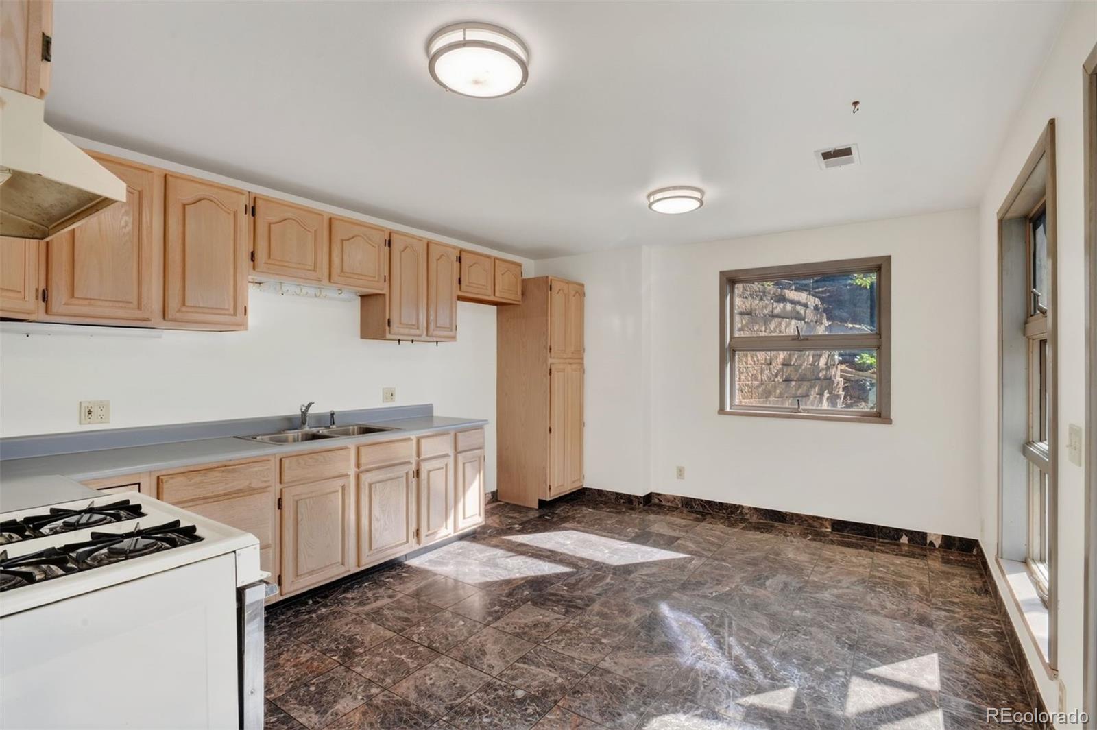 MLS Image #11 for 8472 s ault lane,morrison, Colorado