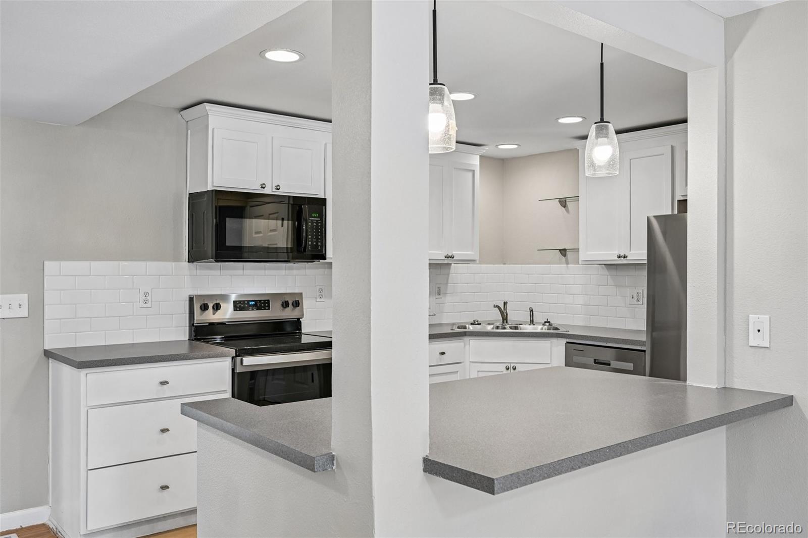 MLS Image #12 for 9899 e 7th avenue,aurora, Colorado