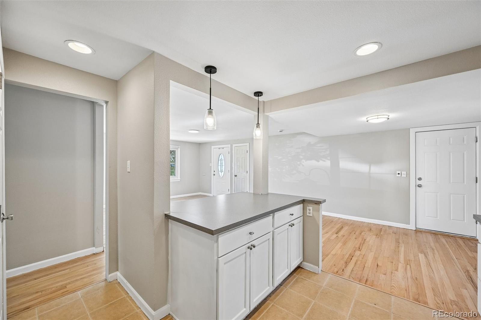 MLS Image #16 for 9899 e 7th avenue,aurora, Colorado