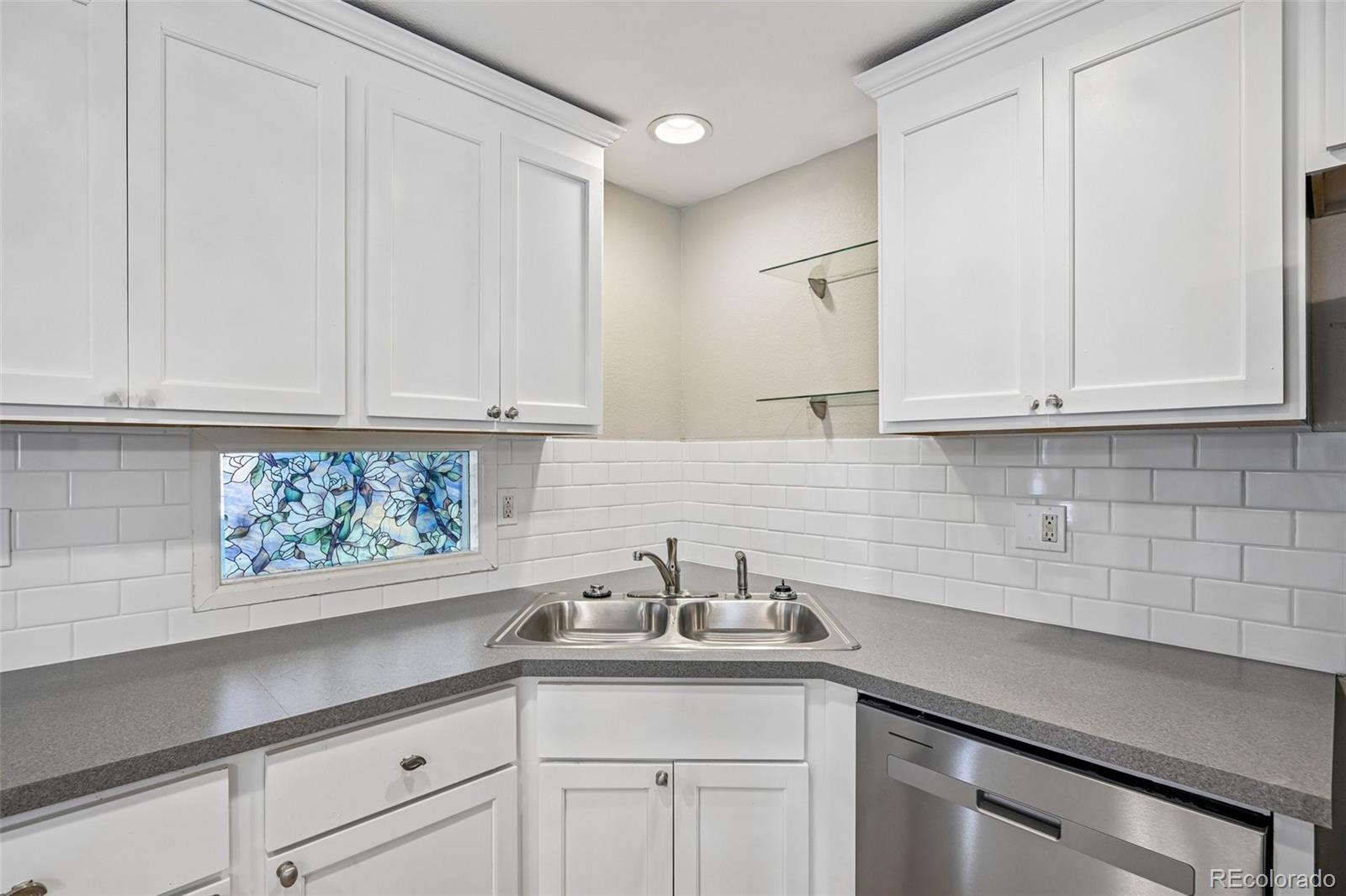 MLS Image #18 for 9899 e 7th avenue,aurora, Colorado