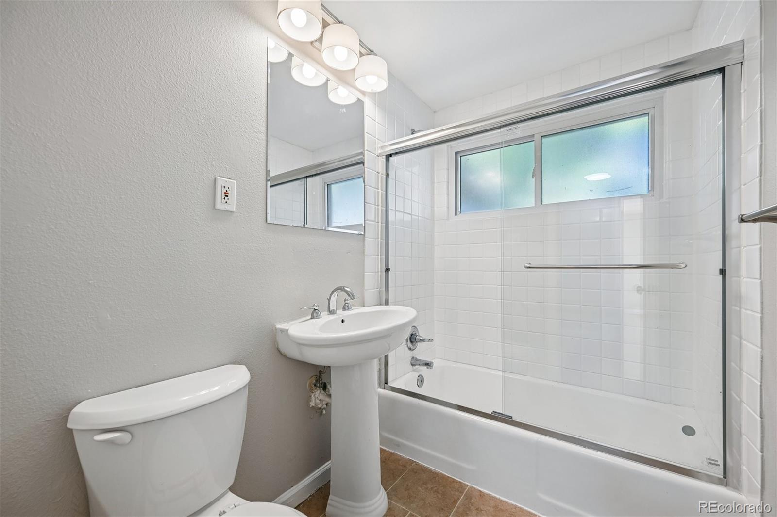 MLS Image #20 for 9899 e 7th avenue,aurora, Colorado