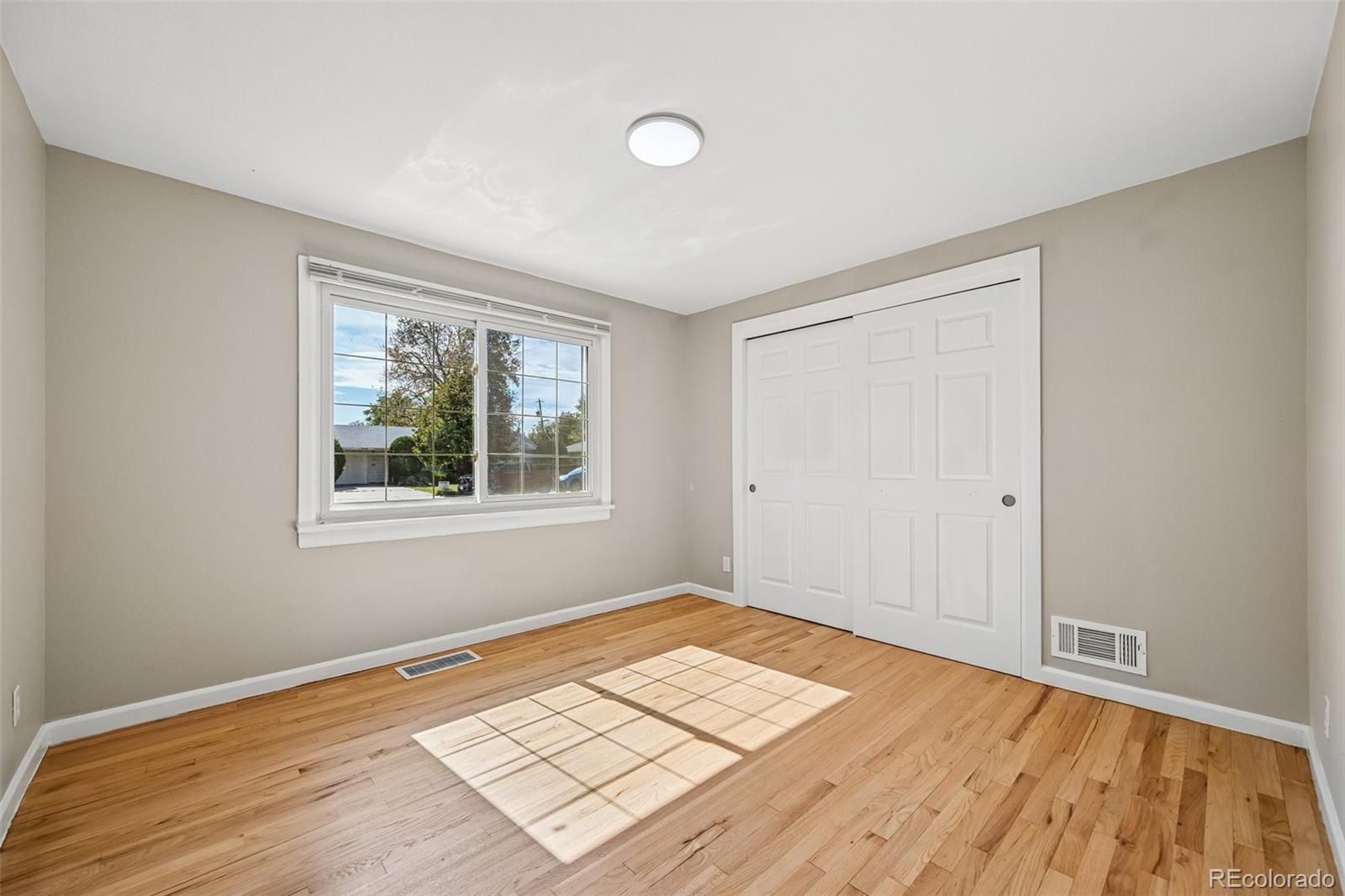 MLS Image #22 for 9899 e 7th avenue,aurora, Colorado