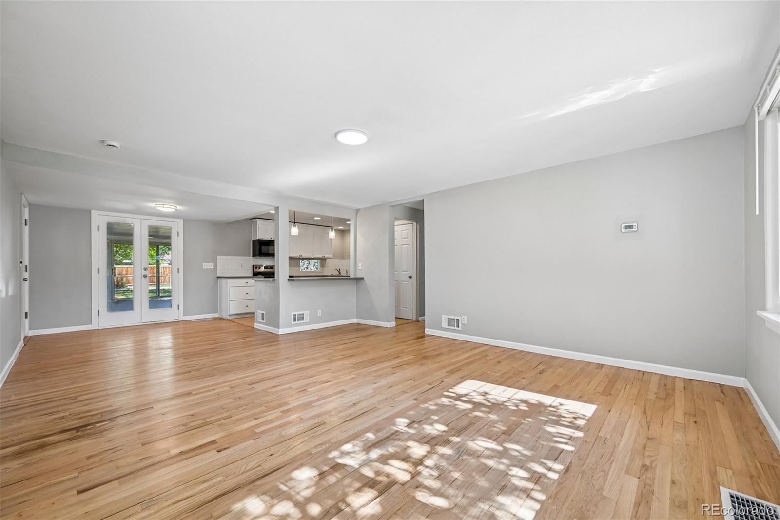MLS Image #6 for 9899 e 7th avenue,aurora, Colorado