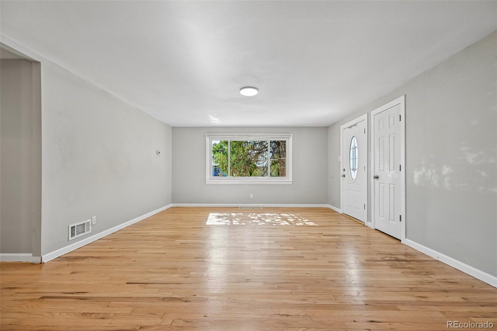 MLS Image #7 for 9899 e 7th avenue,aurora, Colorado