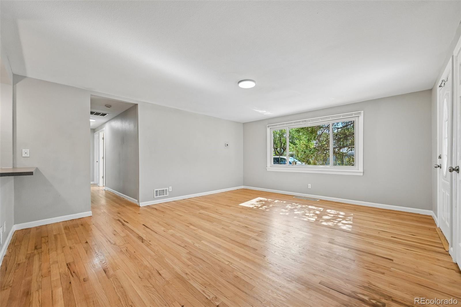 MLS Image #8 for 9899 e 7th avenue,aurora, Colorado