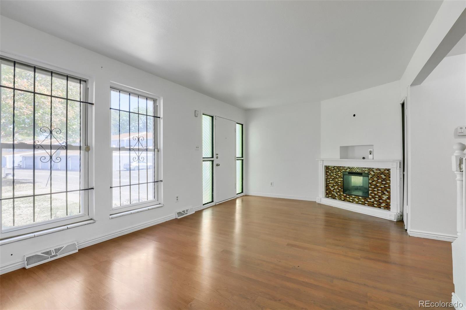 MLS Image #5 for 11761 e canal drive,aurora, Colorado