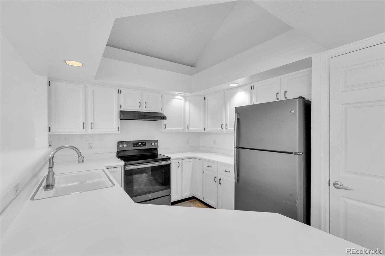 MLS Image #13 for 2249 s joliet way,aurora, Colorado