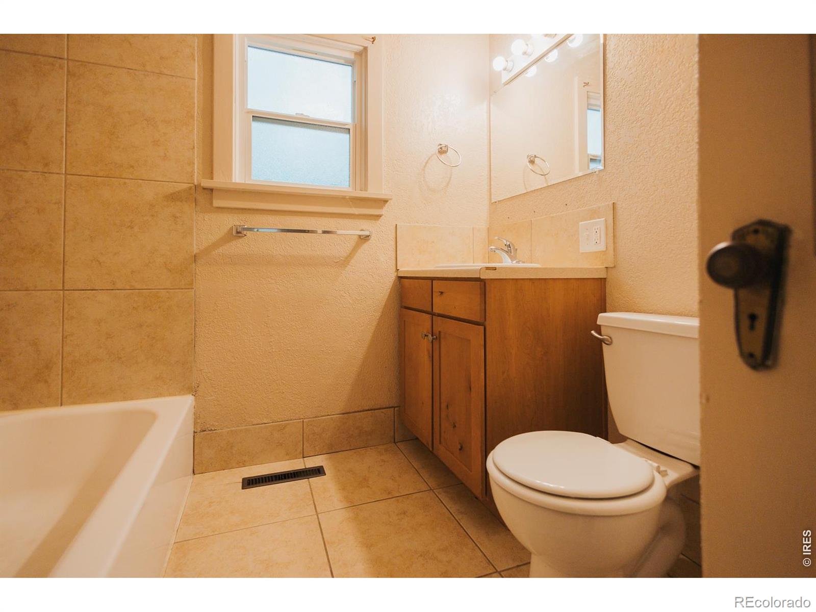 MLS Image #14 for 1417 s shields street,fort collins, Colorado