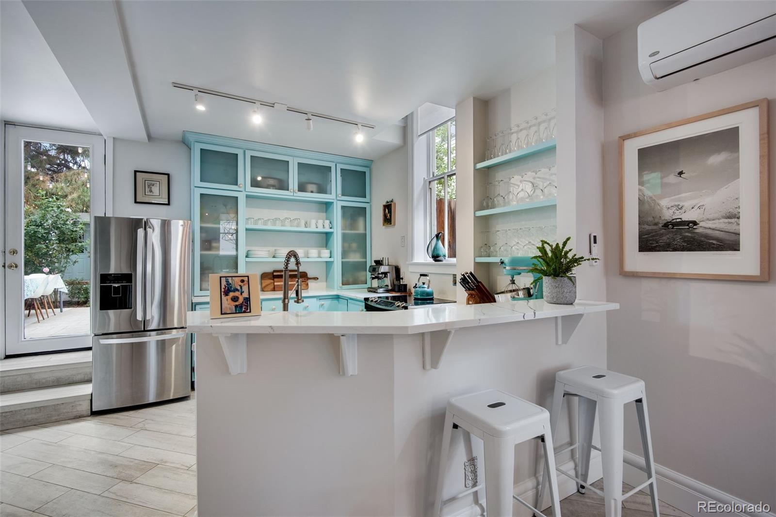 MLS Image #10 for 2525  curtis street,denver, Colorado