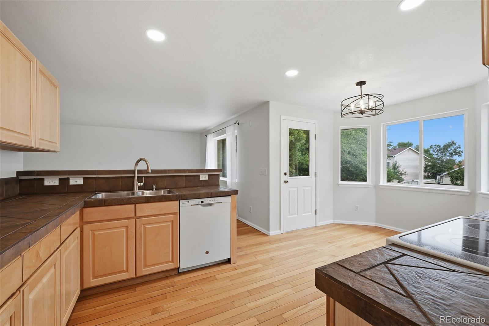 MLS Image #8 for 5813  dolores street,colorado springs, Colorado