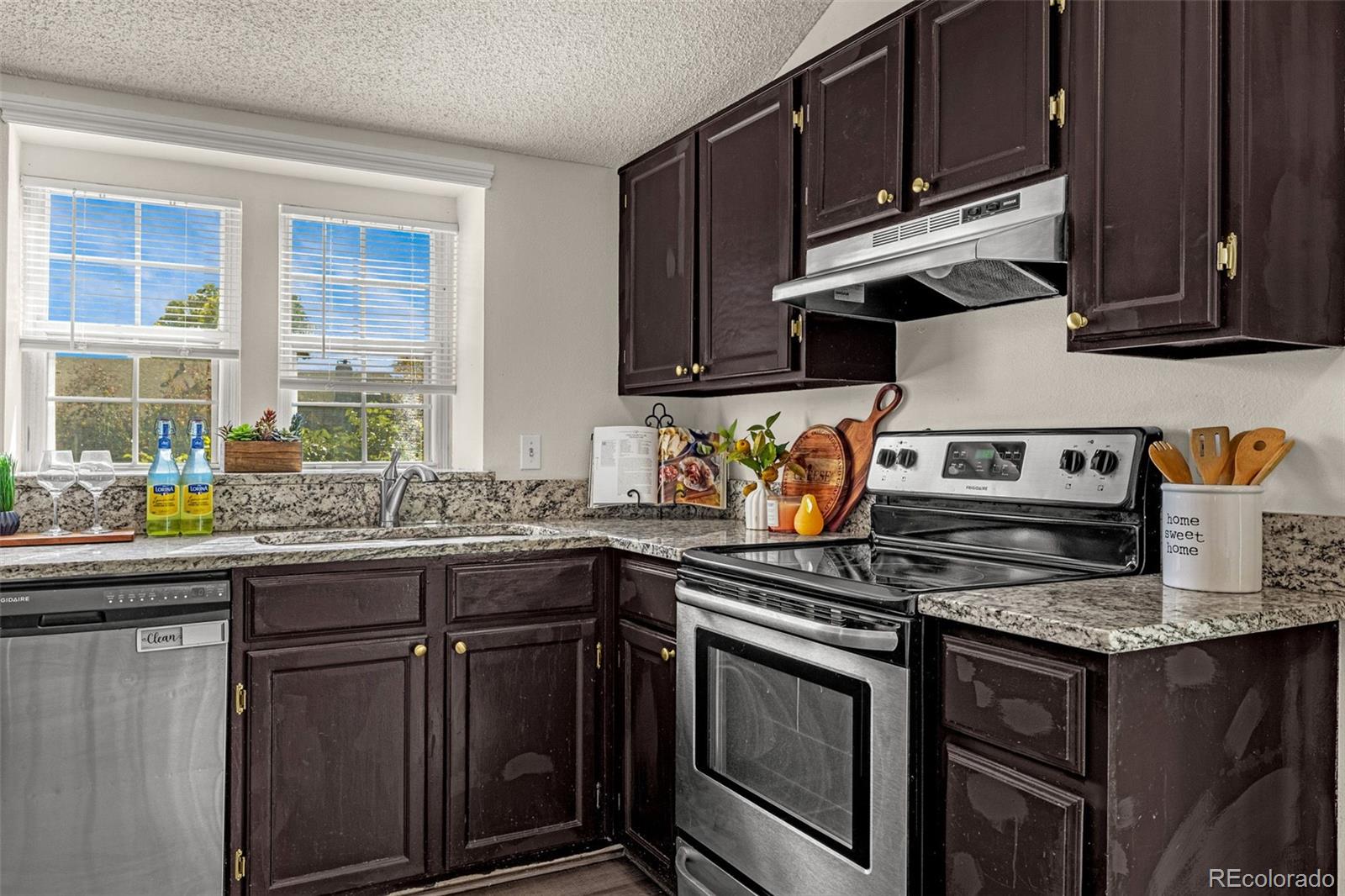 MLS Image #8 for 9678 w chatfield avenue,littleton, Colorado
