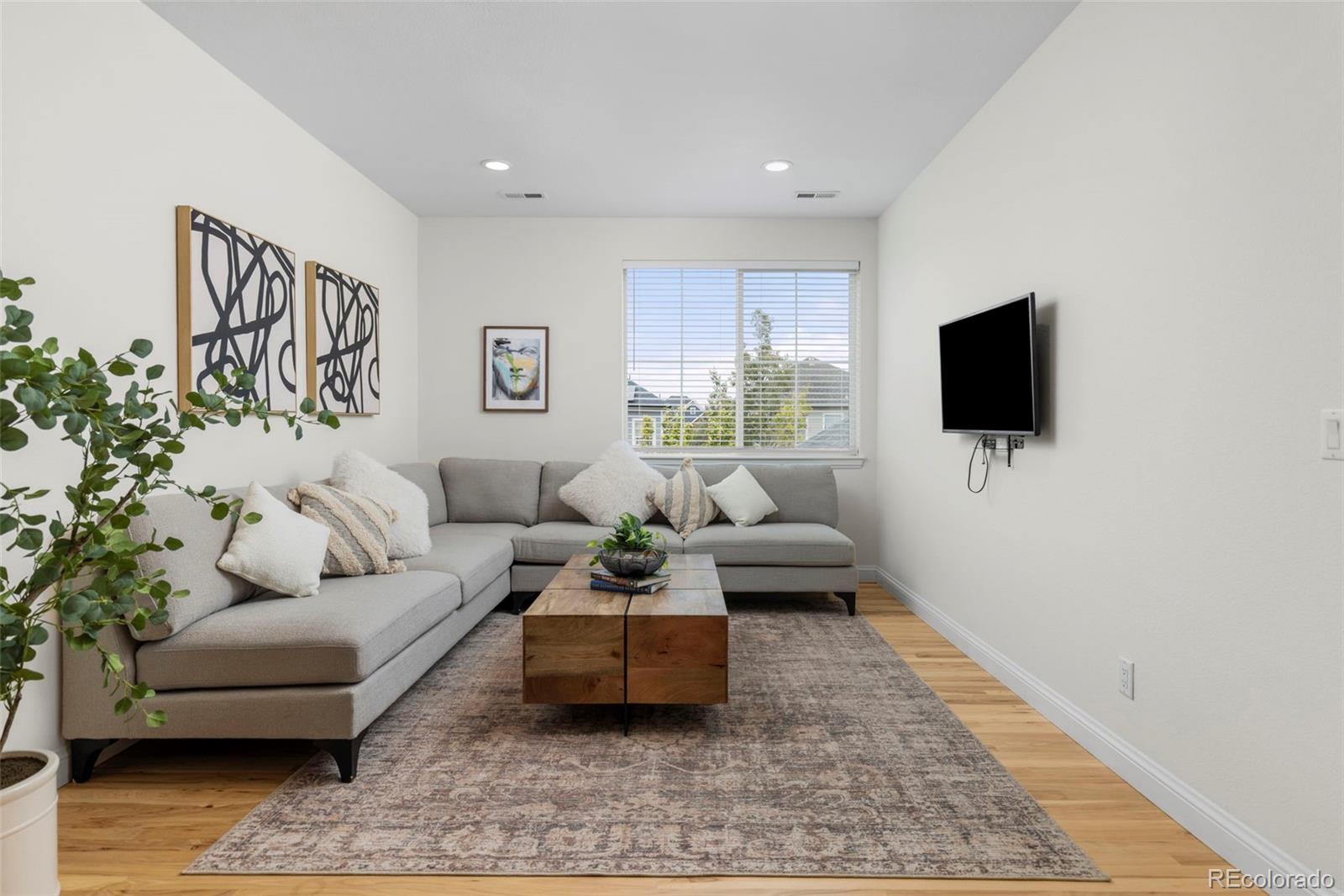 MLS Image #19 for 9177 e 4th place,denver, Colorado
