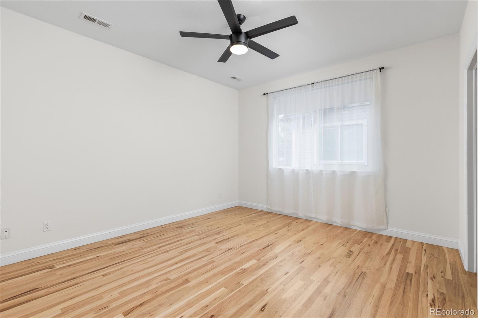 MLS Image #28 for 9177 e 4th place,denver, Colorado