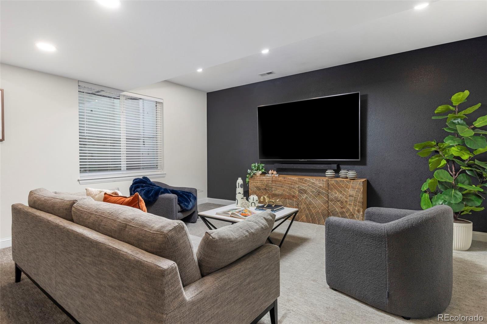 MLS Image #35 for 9177 e 4th place,denver, Colorado