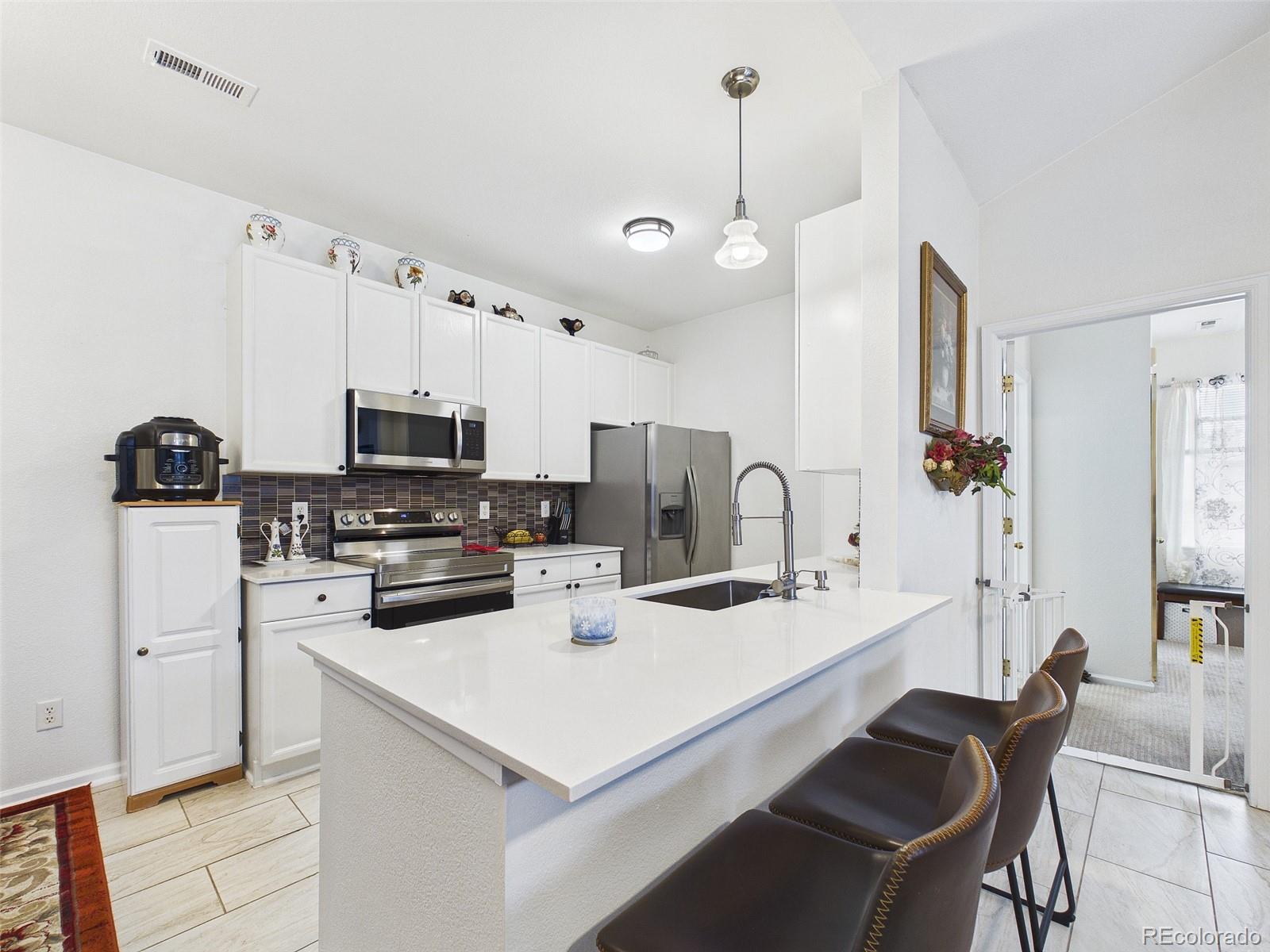 MLS Image #5 for 14353 e 1st drive,aurora, Colorado