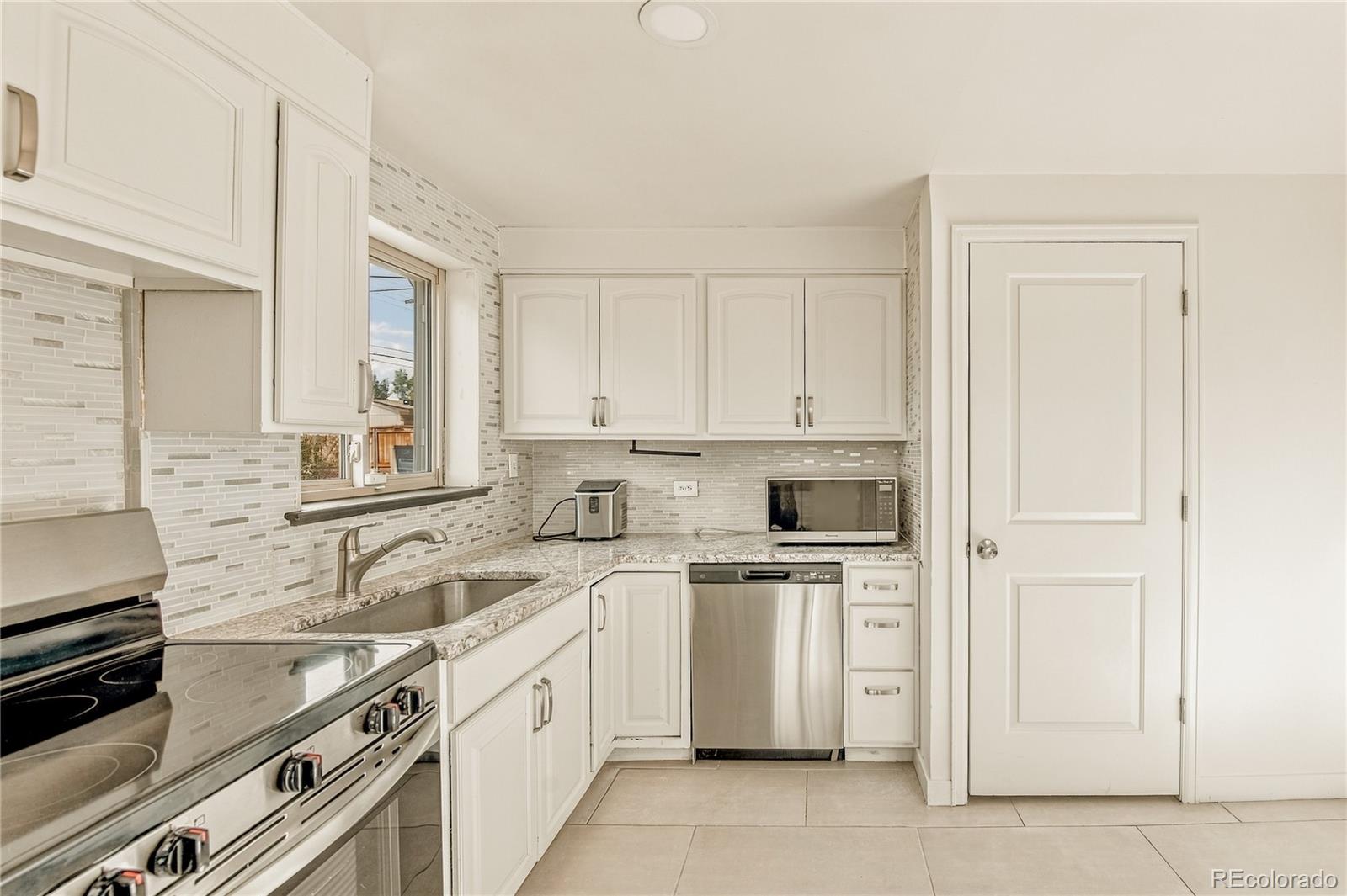 MLS Image #5 for 1385 s alcott street,denver, Colorado
