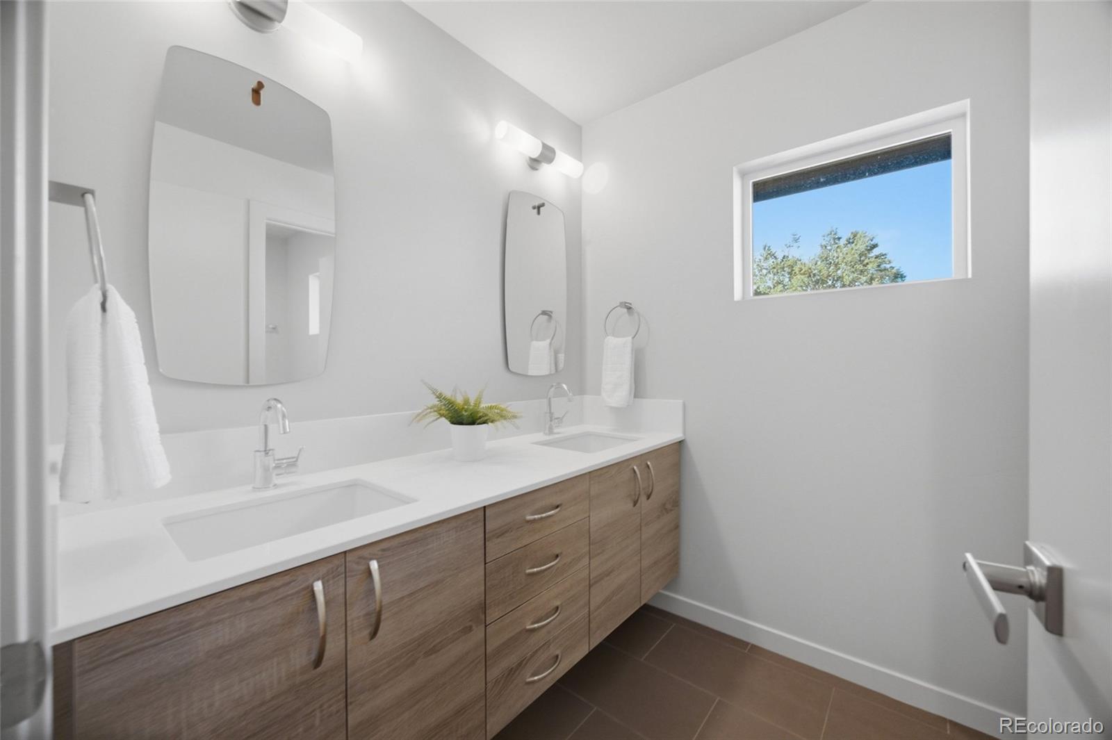 MLS Image #31 for 1141 s cook street,denver, Colorado