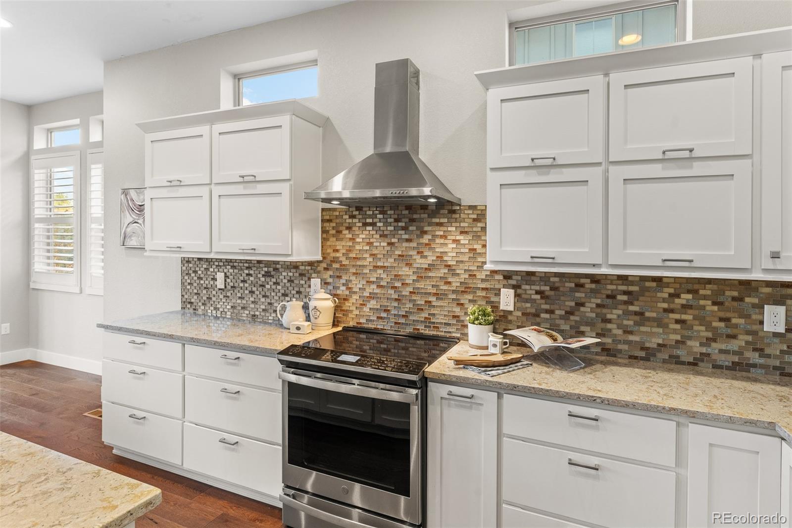 MLS Image #6 for 7024 s buchanan court,aurora, Colorado