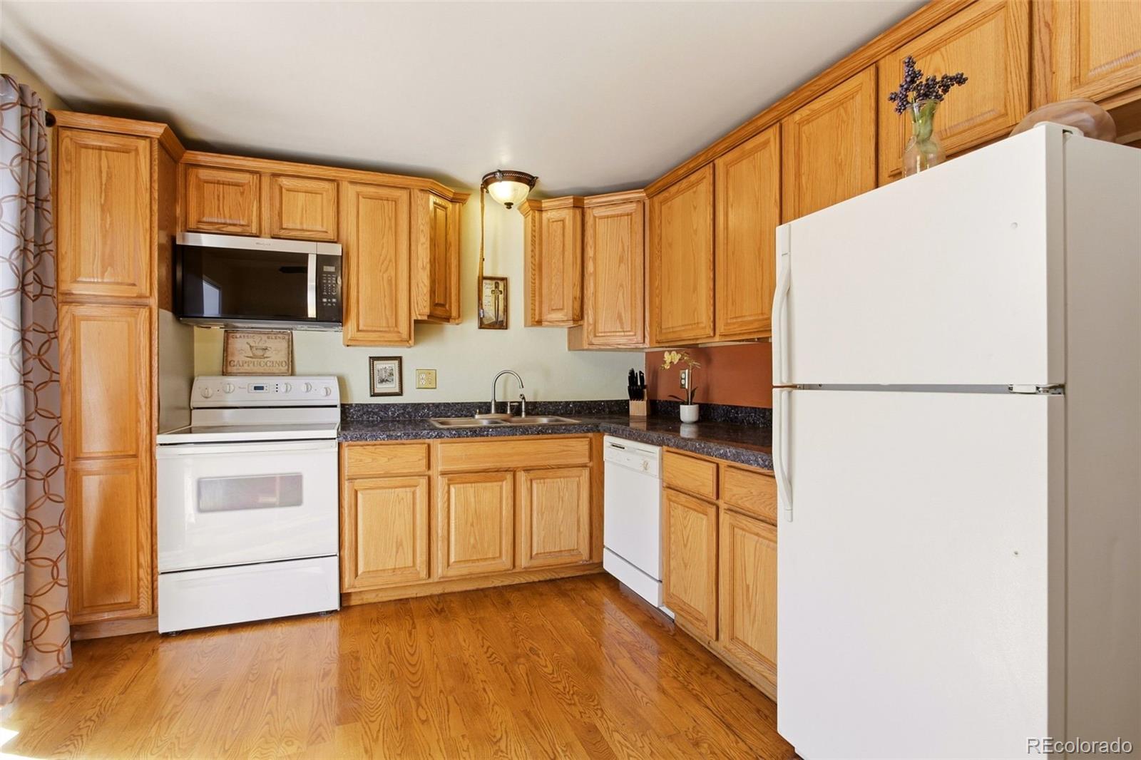 MLS Image #6 for 15018 e columbia drive,aurora, Colorado