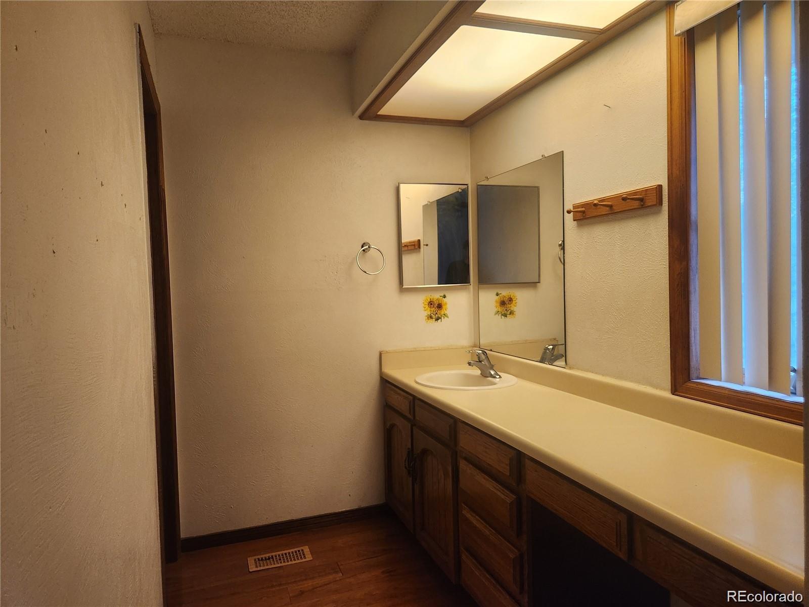 MLS Image #12 for 812 s ouray street,aurora, Colorado