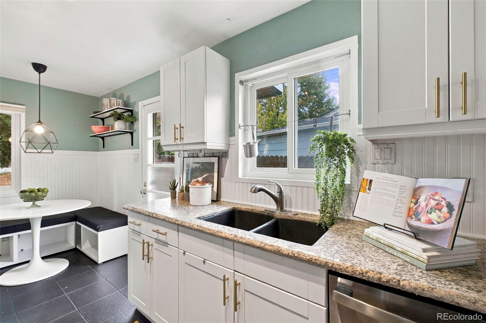 MLS Image #13 for 1370 s ivy way,denver, Colorado