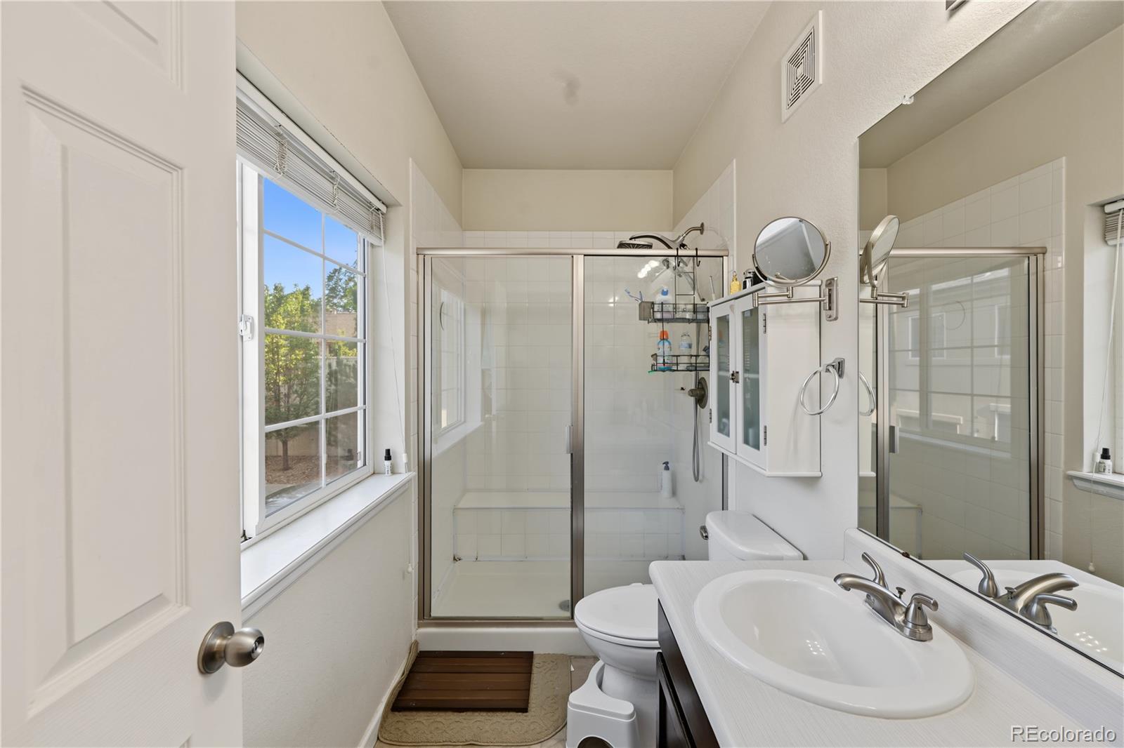 MLS Image #17 for 1315 s chambers road,aurora, Colorado