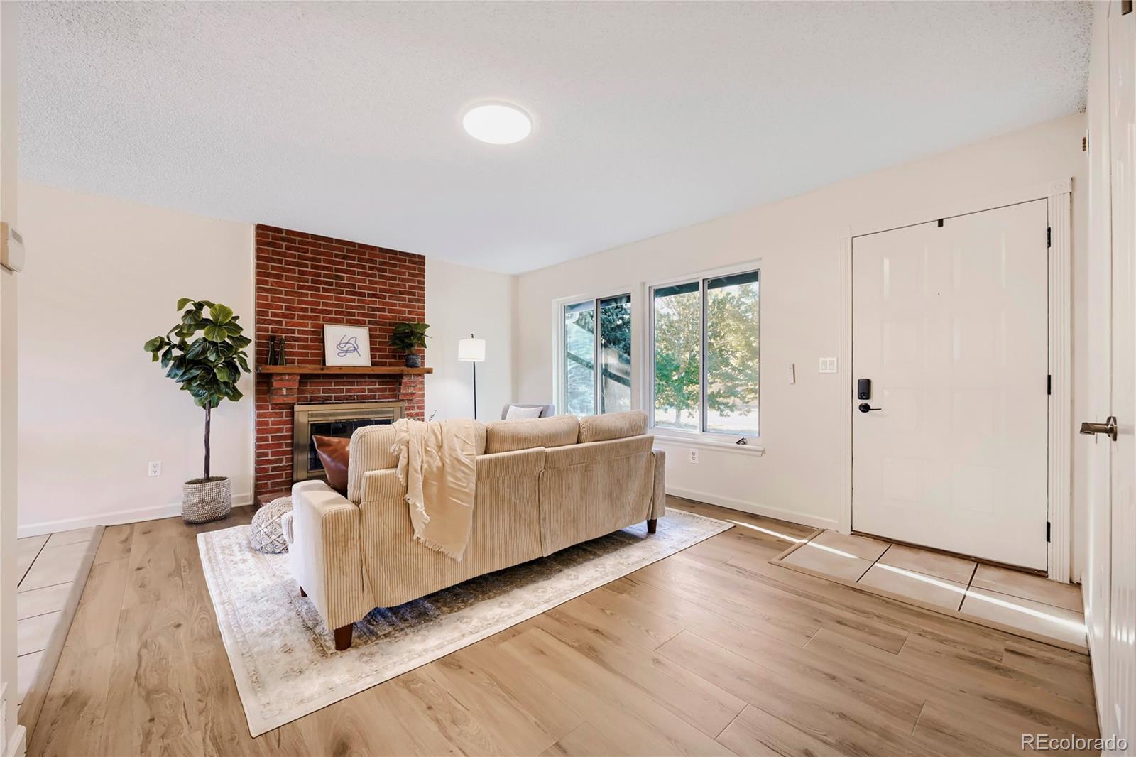 MLS Image #5 for 16129 e oxford drive,aurora, Colorado