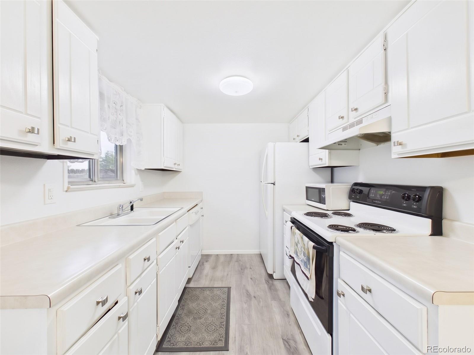 MLS Image #5 for 7751 w glasgow place,littleton, Colorado