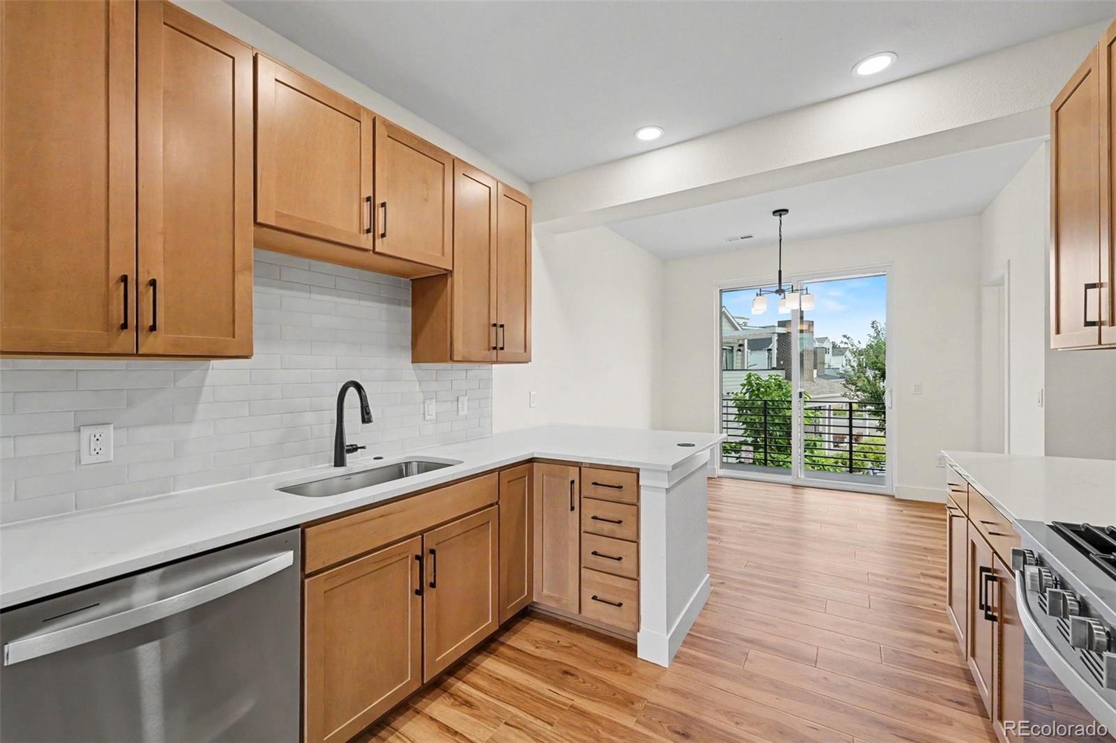 MLS Image #10 for 888 s valentia street 13-103,denver, Colorado