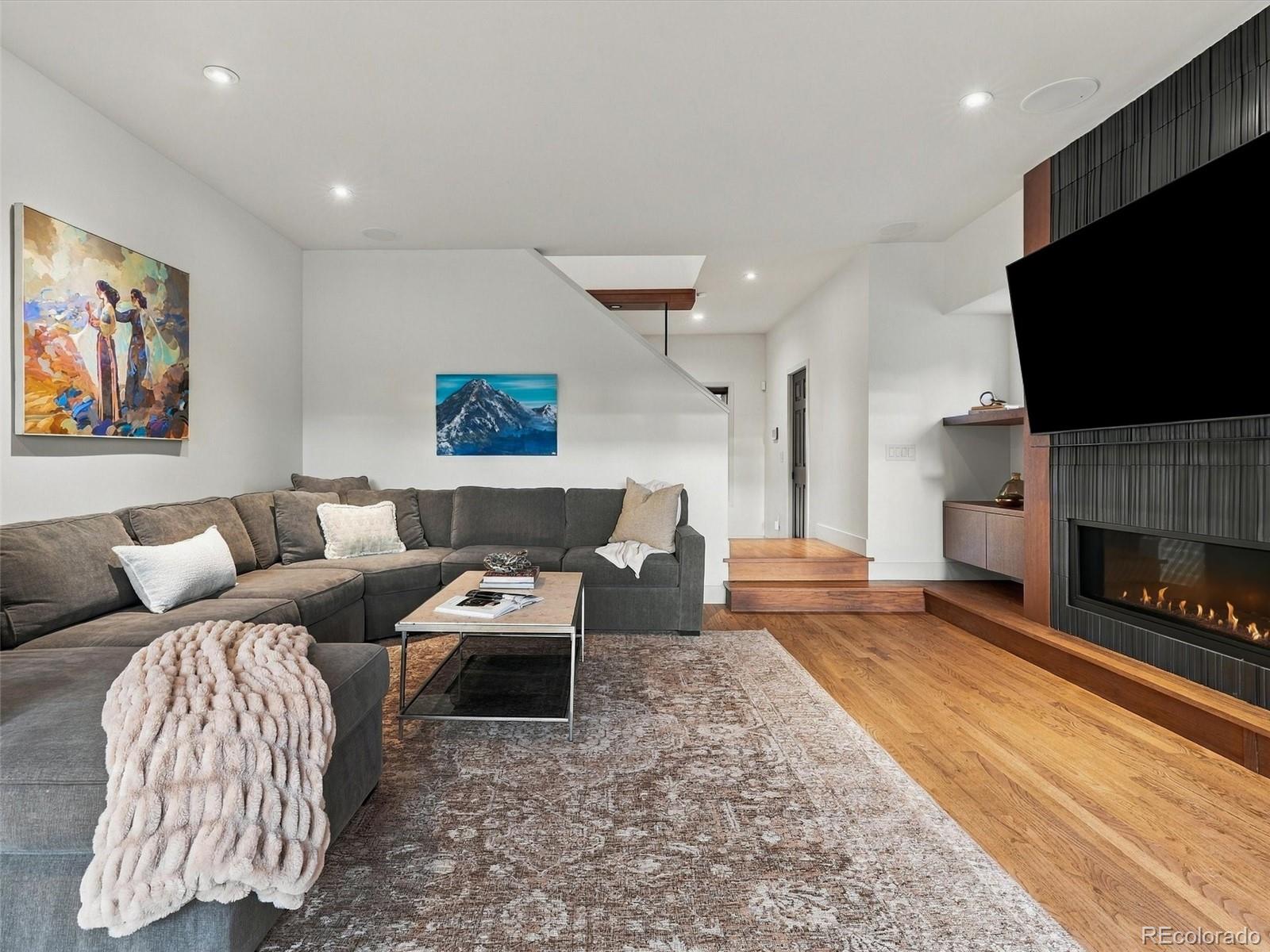 MLS Image #10 for 396 n steele street,denver, Colorado