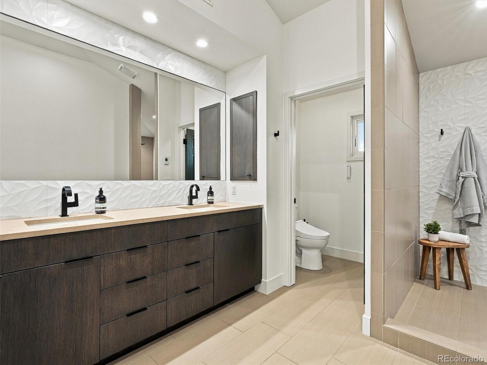MLS Image #16 for 396 n steele street,denver, Colorado
