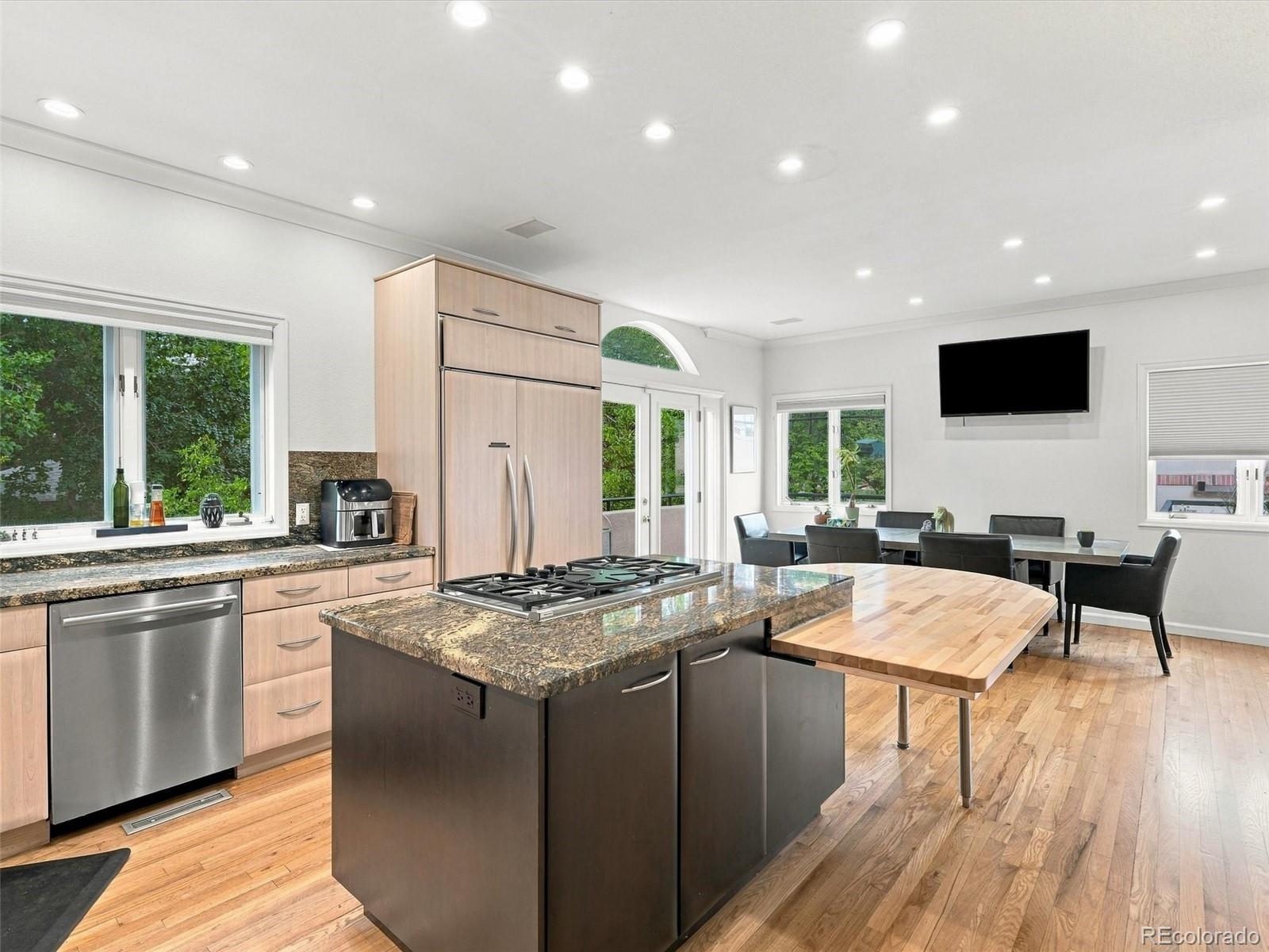 MLS Image #45 for 396 n steele street,denver, Colorado
