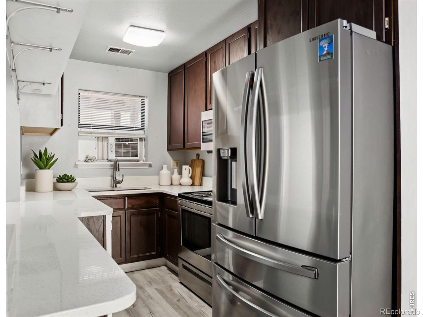 MLS Image #8 for 225 e 8th avenue,longmont, Colorado